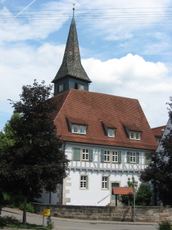 Pfarrhaus und Kirche in Steinenberg